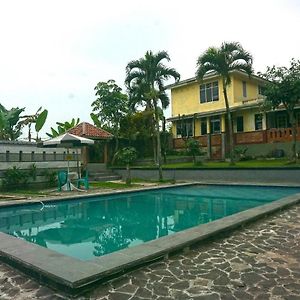 Cunang Hill Hotel & Resort